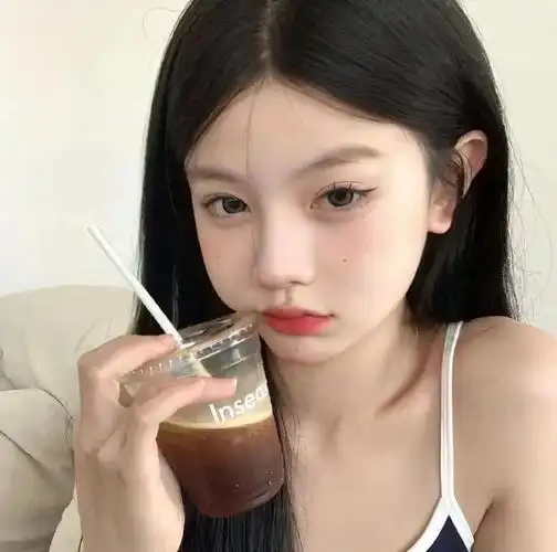 这种风格的女生头像太喜欢啦!