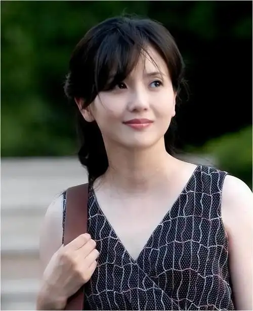 90年代内地十大美人:各个典雅大气,眉眼如画,美若天仙!