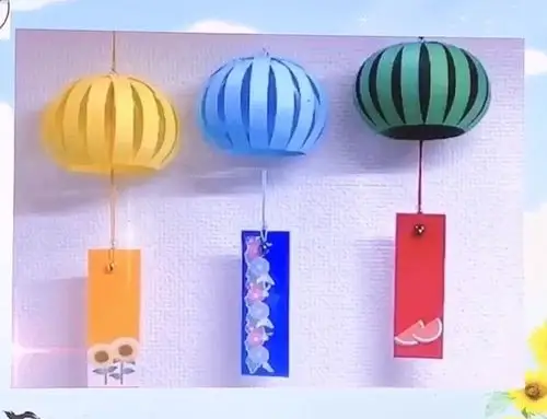 其它 纸风铃 写美篇材料准备:纸杯,彩纸,毛线,剪刀,涂色工具 制作方法