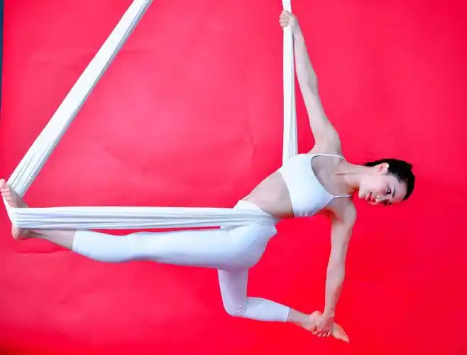 空中瑜伽棚拍