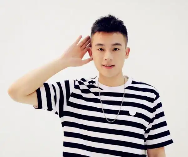 欧豪:最成功的快男,从歌手到演员一路开挂,靠《八佰》再次亮眼