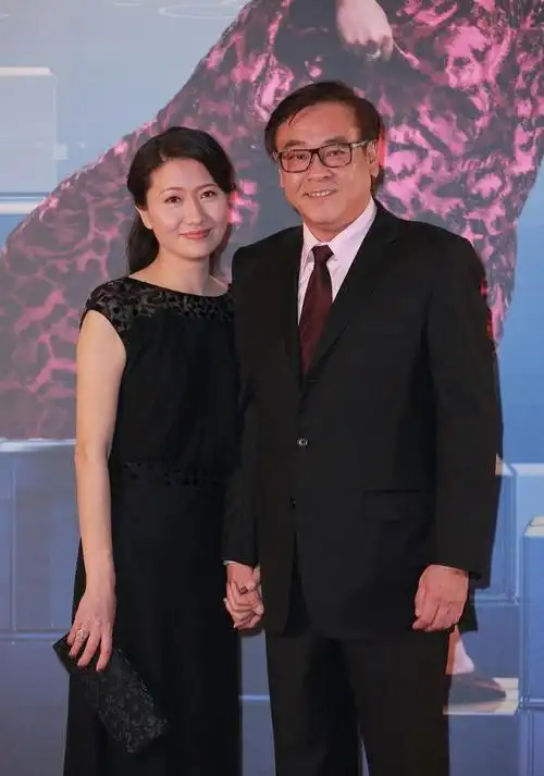 一代名导尔冬升对妻子要求丁克到老61岁却偷偷与情人生孩子