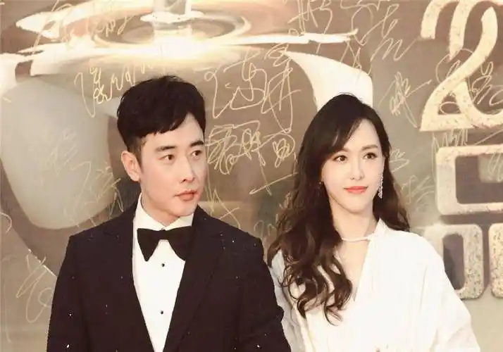 罗晋拍戏前后肤色对比大为了角色拼了主持金鹰节全程紧张