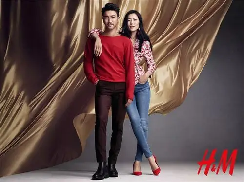 《我们相爱了》开始,刘雯和"十块钱"崔始源的话题一直占据各大榜首