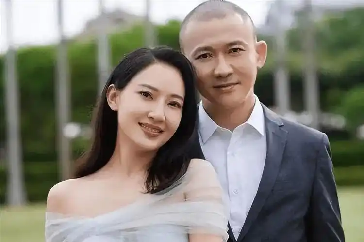 演员秦子越:嫁给离异偶像聂远,活得比朱丹还卑微,她到底图什么_婚姻