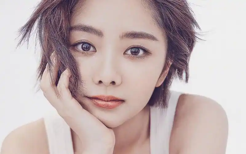 谭松韵最新高清时尚写真大片桌面壁纸图片