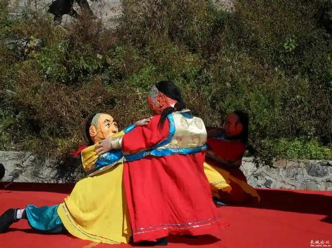 隆化二贵摔跤(文化遗产)"隆化满族二贵摔跤"是流传于河北省隆化县旧屯