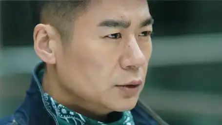 功夫战警24:徐佳大义灭亲,失踪师兄竟成匪徒,小白身受重伤!