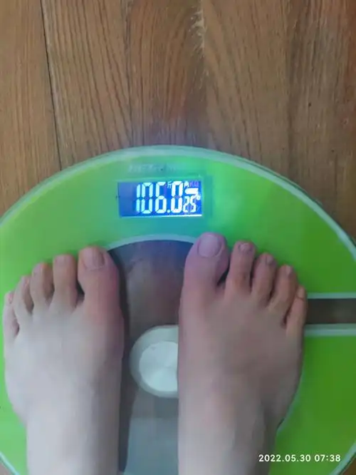 又涨到106了,昨晚体重是106.2,早晚只相差0.