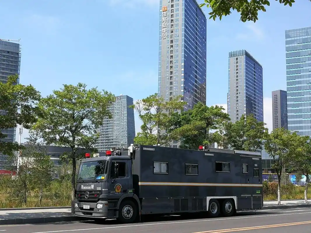 有朋友想看大连消防指挥车 整理出来了 几场消防实战演习时指挥 - 抖