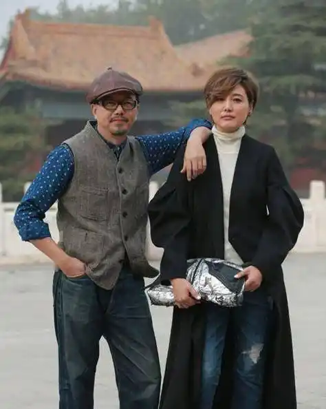 演员张延:男人婆戏外柔情,嫁给《余罪》傅国生,结婚16年无绯闻_张岩