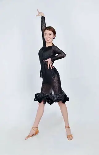 写美篇毕业于运城师范大学(国标舞系,拉丁舞专业) 中国国际标准舞