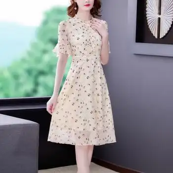 夏天新款裙子年轻妈妈碎花雪纺连衣裙夏季新款40一50岁中年女装小个子