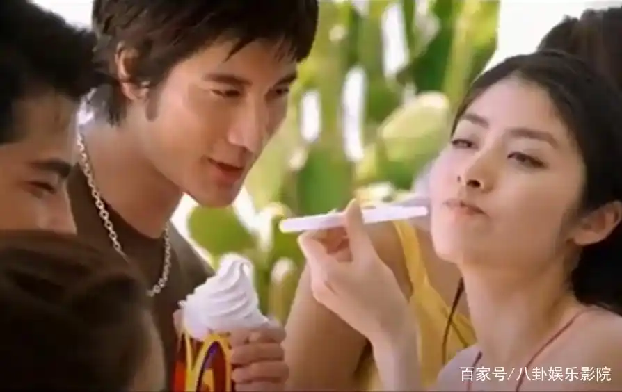 王力宏魔爪袭击乐坛天后陈慧琳胸部,咸猪手旧照被疯传引起热议!