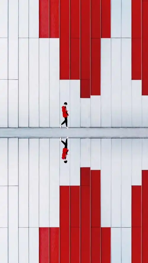 红色壁纸背景来源于一位ins博主