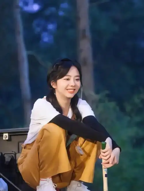 莞尔一笑谭松韵