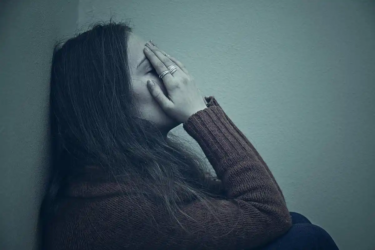 但是,如果内心总是充溢着孤独,那么这可能是一种不健康的状态,需要