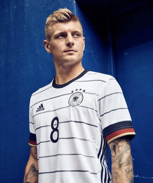 欧洲杯球衣最后一组德国战车绝美客场战袍葡萄牙主场褒贬不一