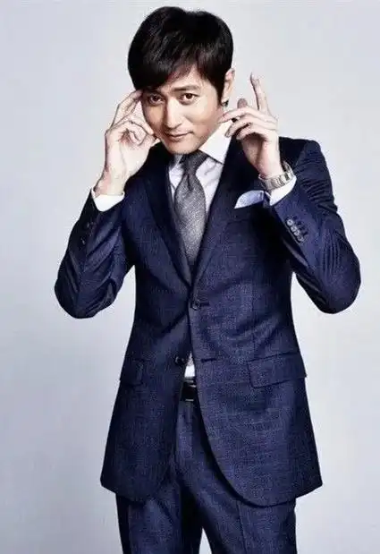 韩国男星张东健20岁出道,英俊非凡的面容,如今51岁身高18 - 抖音