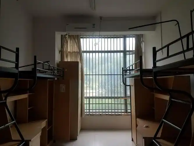 江苏大学高配的大一新生宿舍图