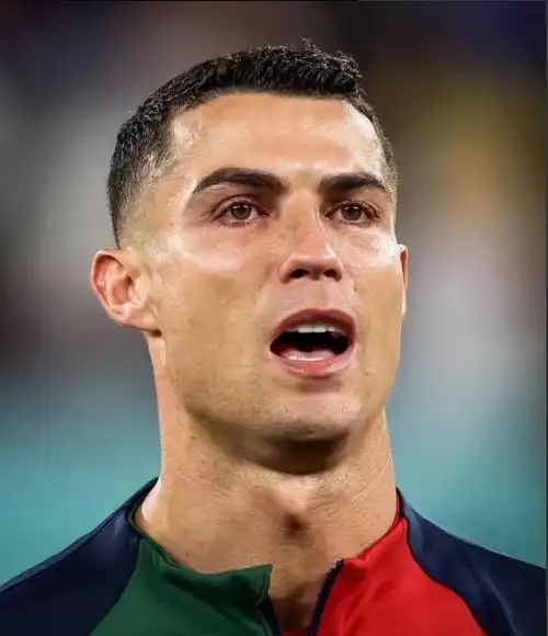 12月23日讯 被c罗在2021年评论过factos的球迷主页cr7.