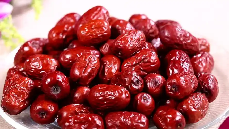 冬天,如果不差钱,这道"元气粥"女孩子要多喝,白里透红显年轻