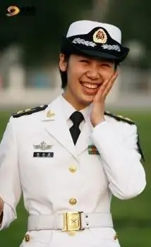 美丽女兵魏韵萧国庆阅兵后变"明星"