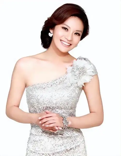 回顾:至今未婚的6位央视主持人,大的57岁小的32岁,个个才华超众