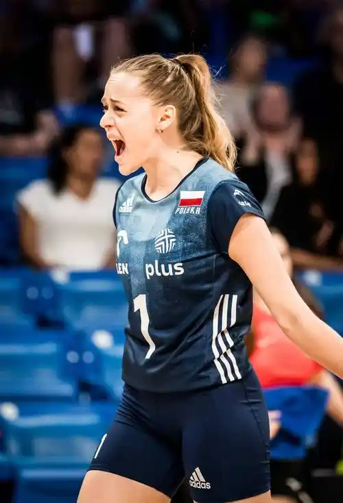 波兰女排自由人:相信我们可以击败中国女排_斯滕泽尔_比赛_国际排联