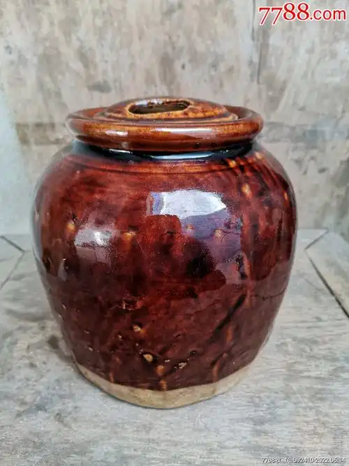 民国宜兴酱釉白沙猪鼻罐老盖罐