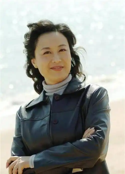 33年恩爱相守再次证明演艺圈有真爱_吴玉芳_生活_江嘉良