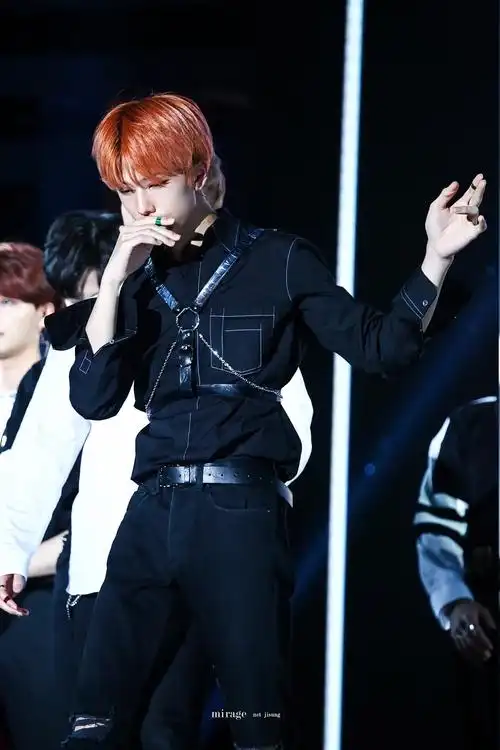 有哪些腰特别细的男爱豆72