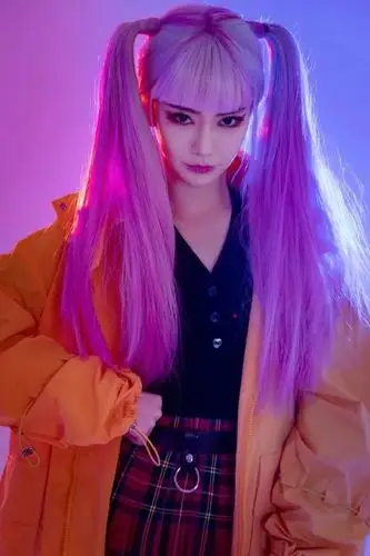 戚薇cos孙尚香太亮眼了粉色双马尾配精灵妆又酷又甜谁不爱