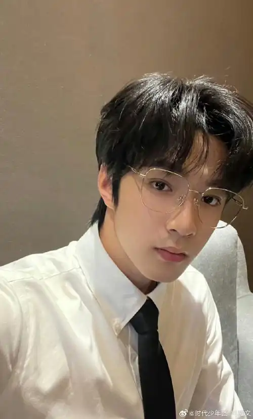 青年演员刘耀文##时代少年团-刘耀文last night