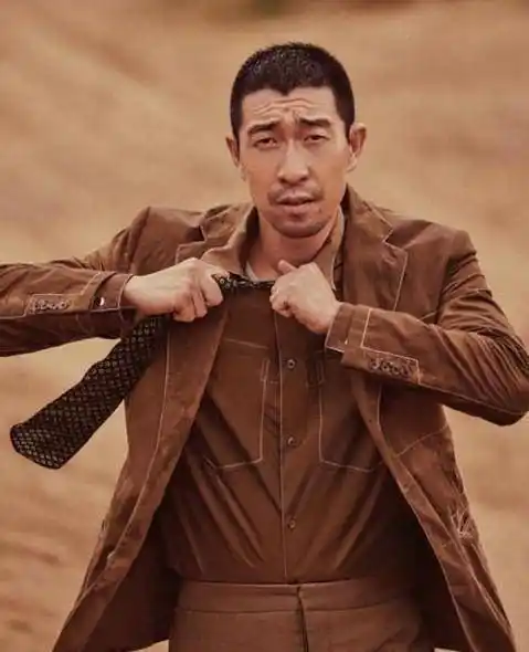 王千源:从裁缝到演员,40岁拿下最佳男主角,名气的背后是妻女的恩爱