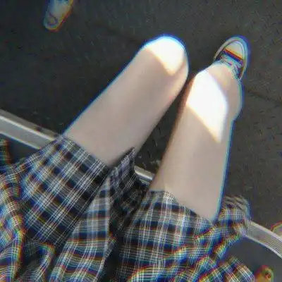 优质女头部位小短裙真人学生下半身超清头像