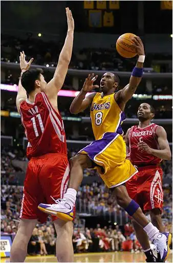 杨超越担任篮球世界杯官方助力大使,期待能为中国男篮抽到上上签