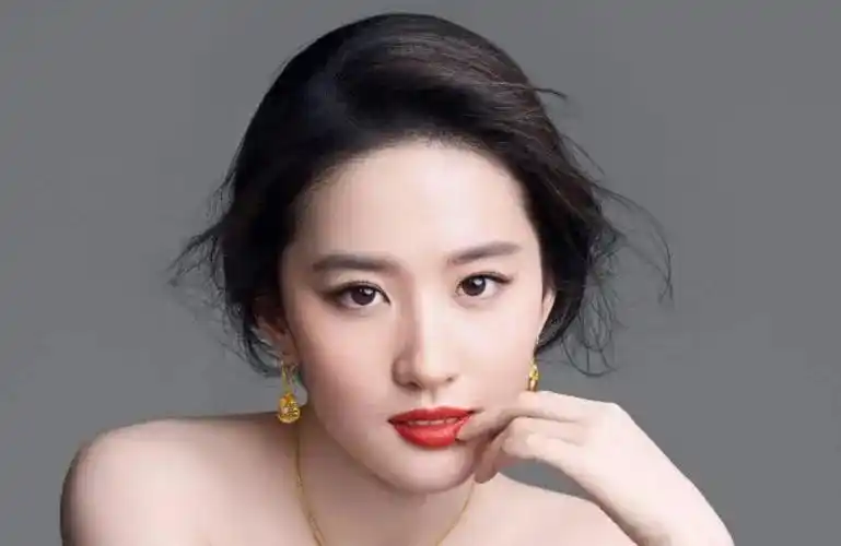 这8位有痣的女星个个有特色-有痣的女明星 - 情书号