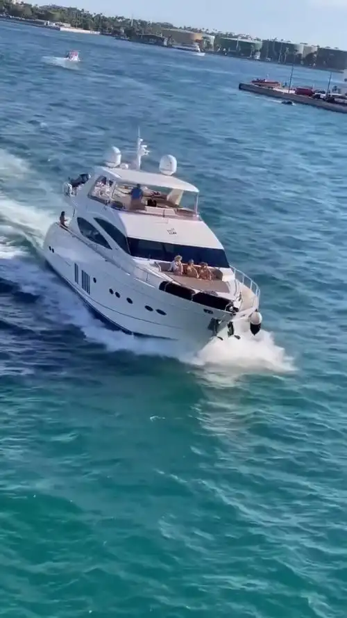 游艇出海 #湛江游艇 #湛江旅游 #湛江吃喝玩乐 #湛江吃喝玩乐官方