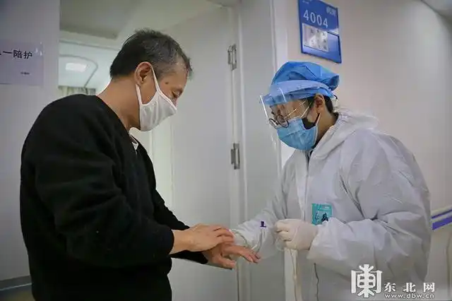 新冠肺炎疫情袭来之际,广大护士们义无反顾冲上一线,在平凡的工作岗位