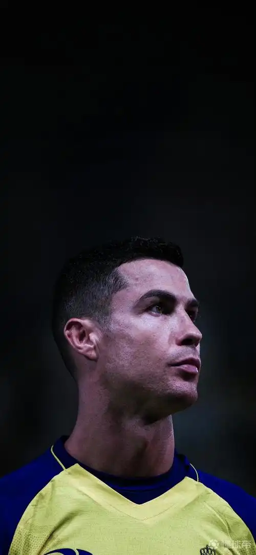 c罗壁纸就压着打