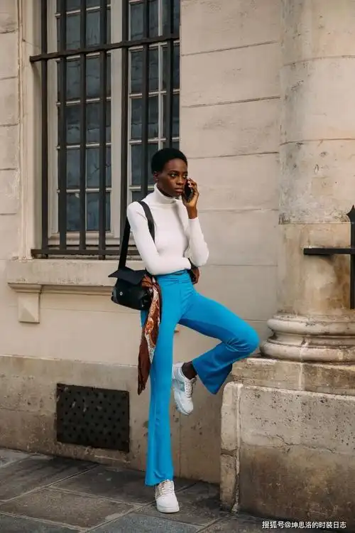 穿搭灵感丨2021秋冬巴黎高级定制时装周场外街拍