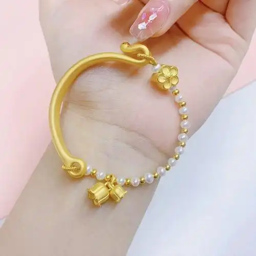 潮宏基花韵铃兰花足金珍珠手链手镯半镯桃花黄金3d硬金计价工费1760元