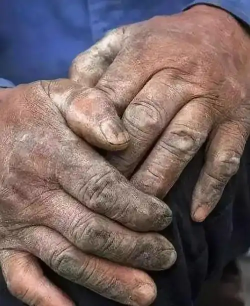 他们做着平凡而伟大的工作,却过着艰辛的生活.