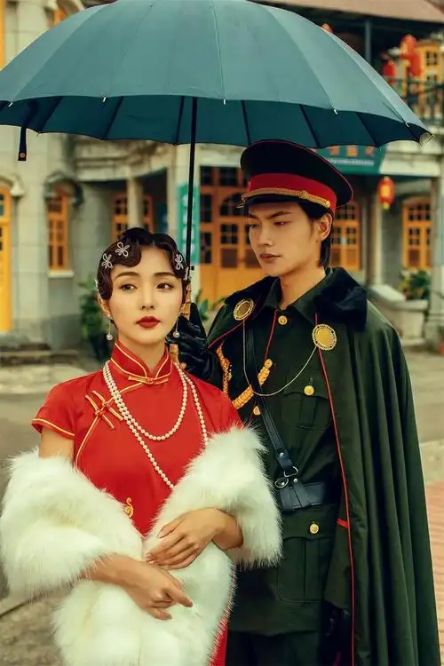 芳华颂中式军阀婚纱照