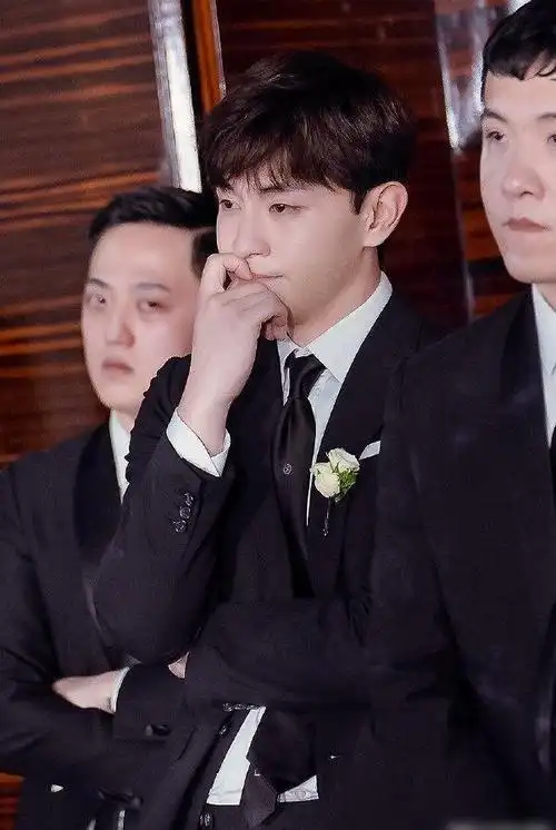 邓伦又当伴郎了!石家庄伴郎之光,真的非邓伦莫属