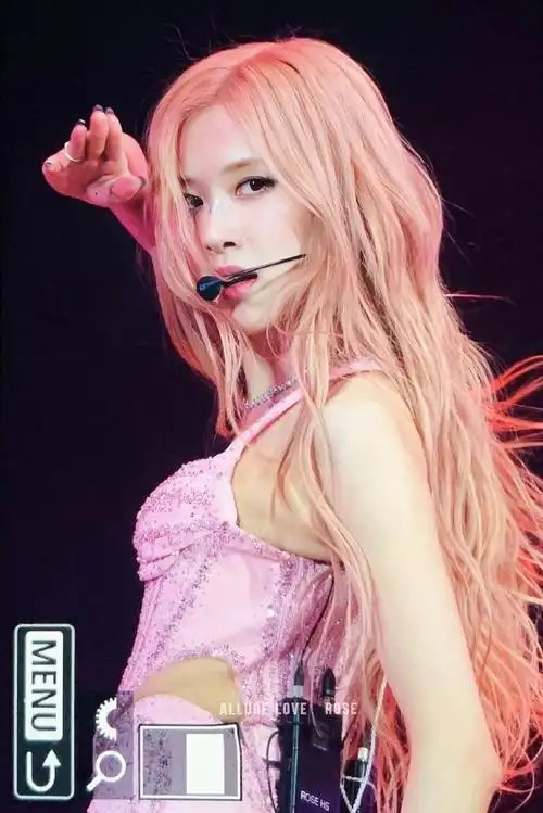 allurelove_rose99ros07官方sns/微博账号【@roses_are_rosie】