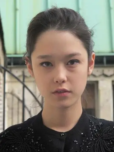 中加混血的法籍女模特mae lapres,短发独具中性气质.