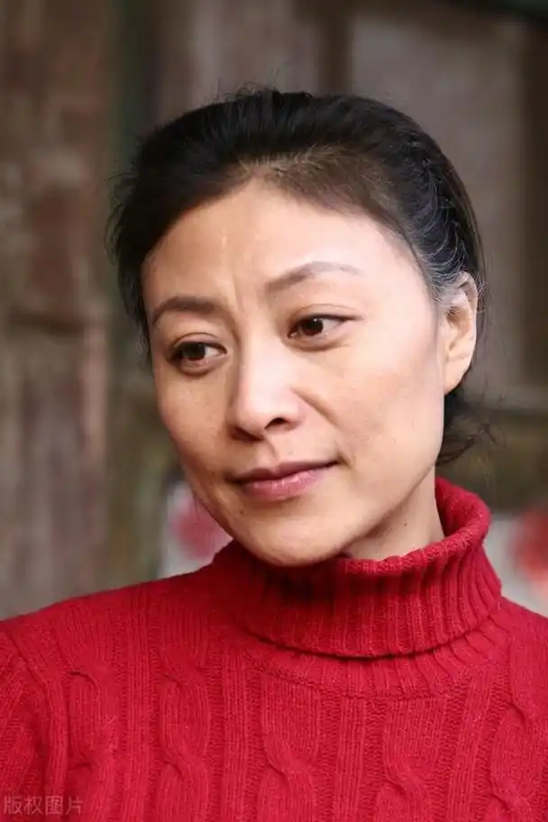 悲惨影后岳红,哺乳期离婚切除大半个胃,单身32年,为女无怨无悔__财经