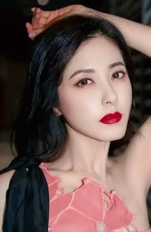 曾黎极品身材美女性感女神气质优雅女人味